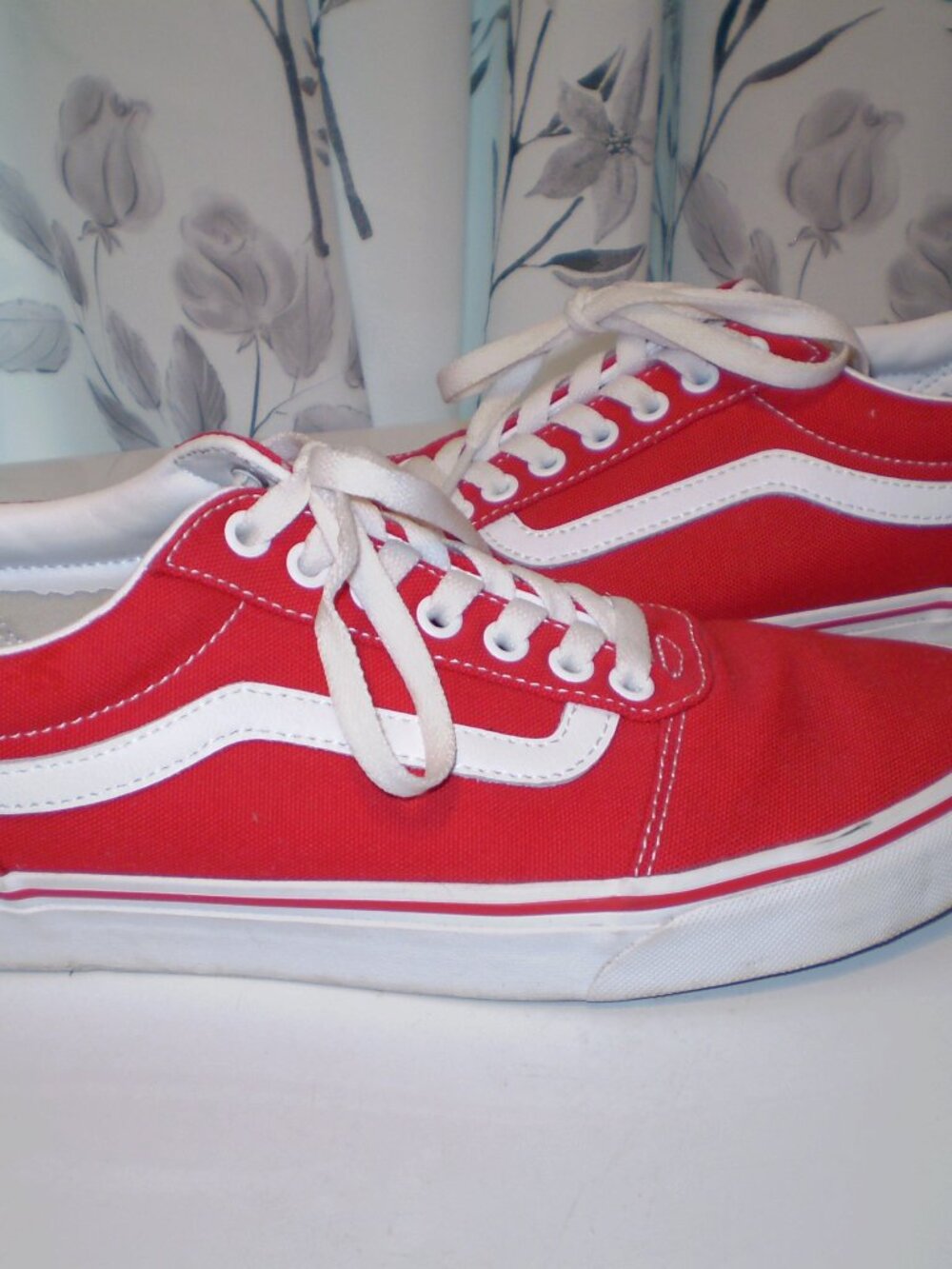 MENS VANS OFF THE WALL RED/WHITE SNEAKERS SZ 9M